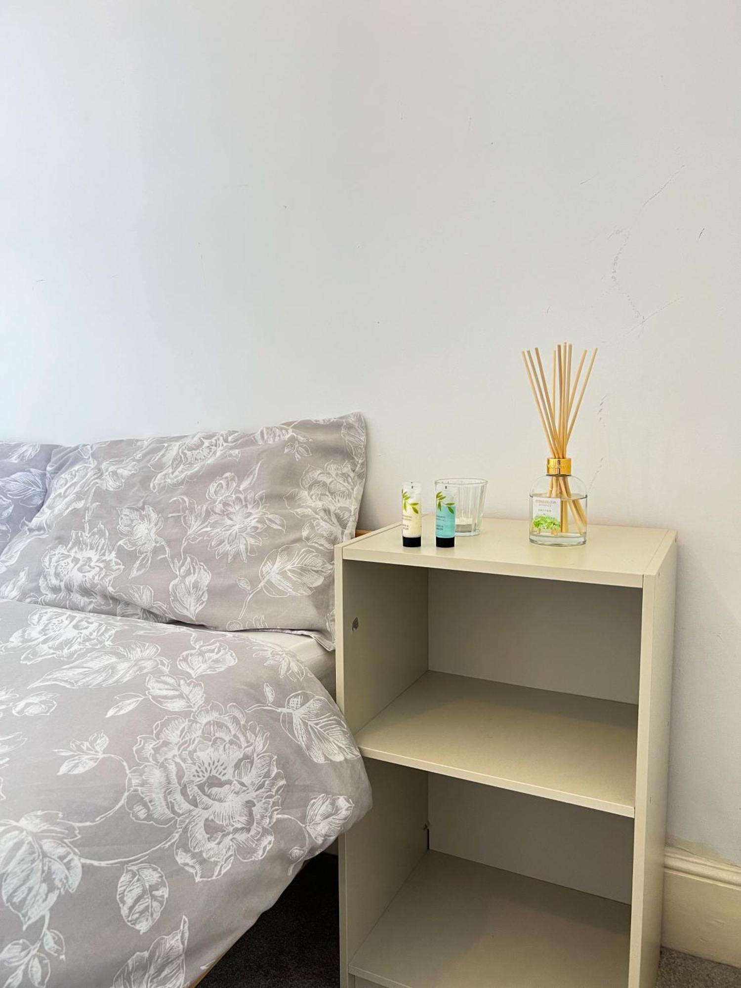 Welcome 2 Bedrooms Flat In Wimbledon Appartamento *